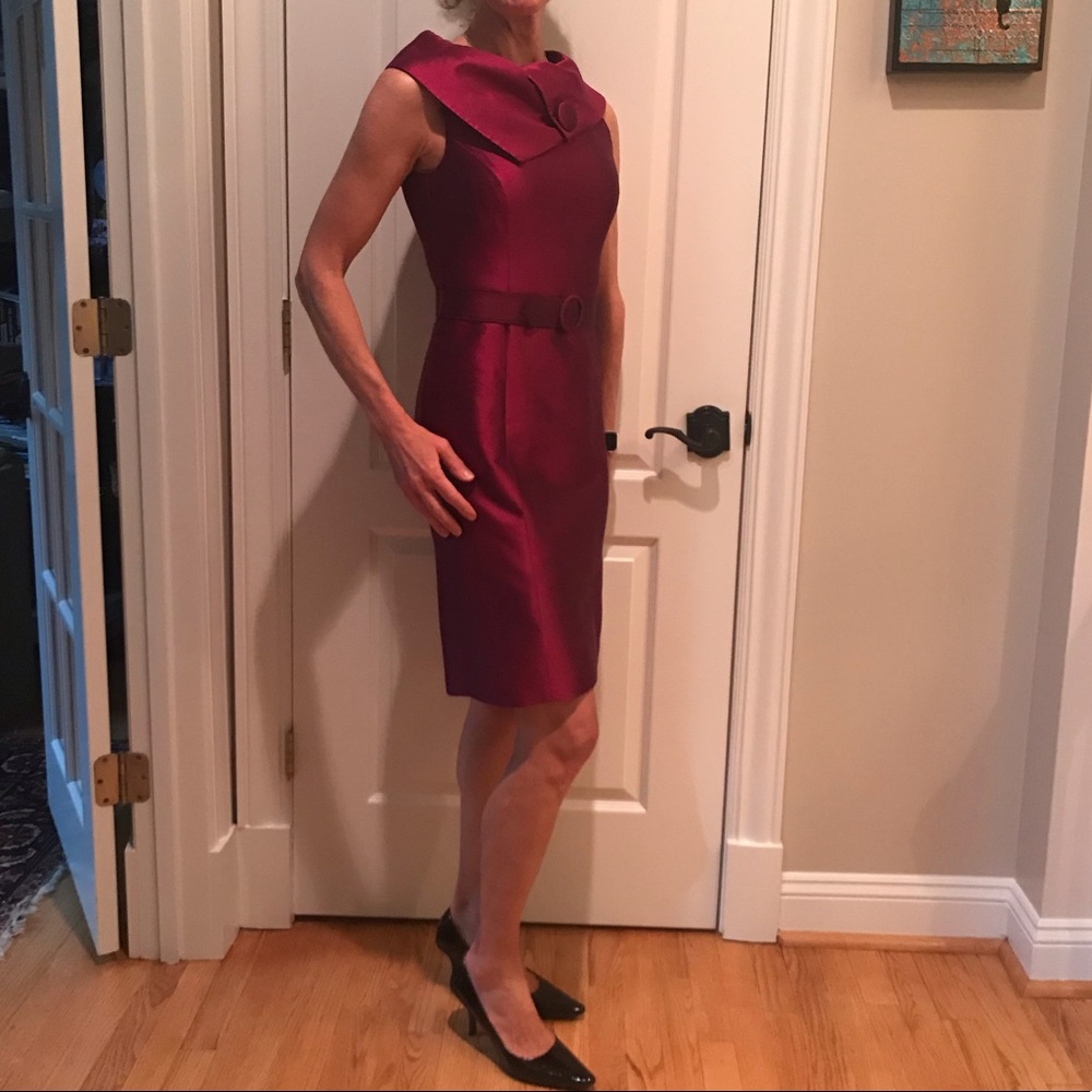 Tahari stunning and classic dress